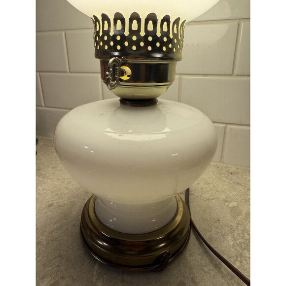 Vintage Milk glass electric hurricane lamp with brass base and floral motifs. - Picture 9 of 16